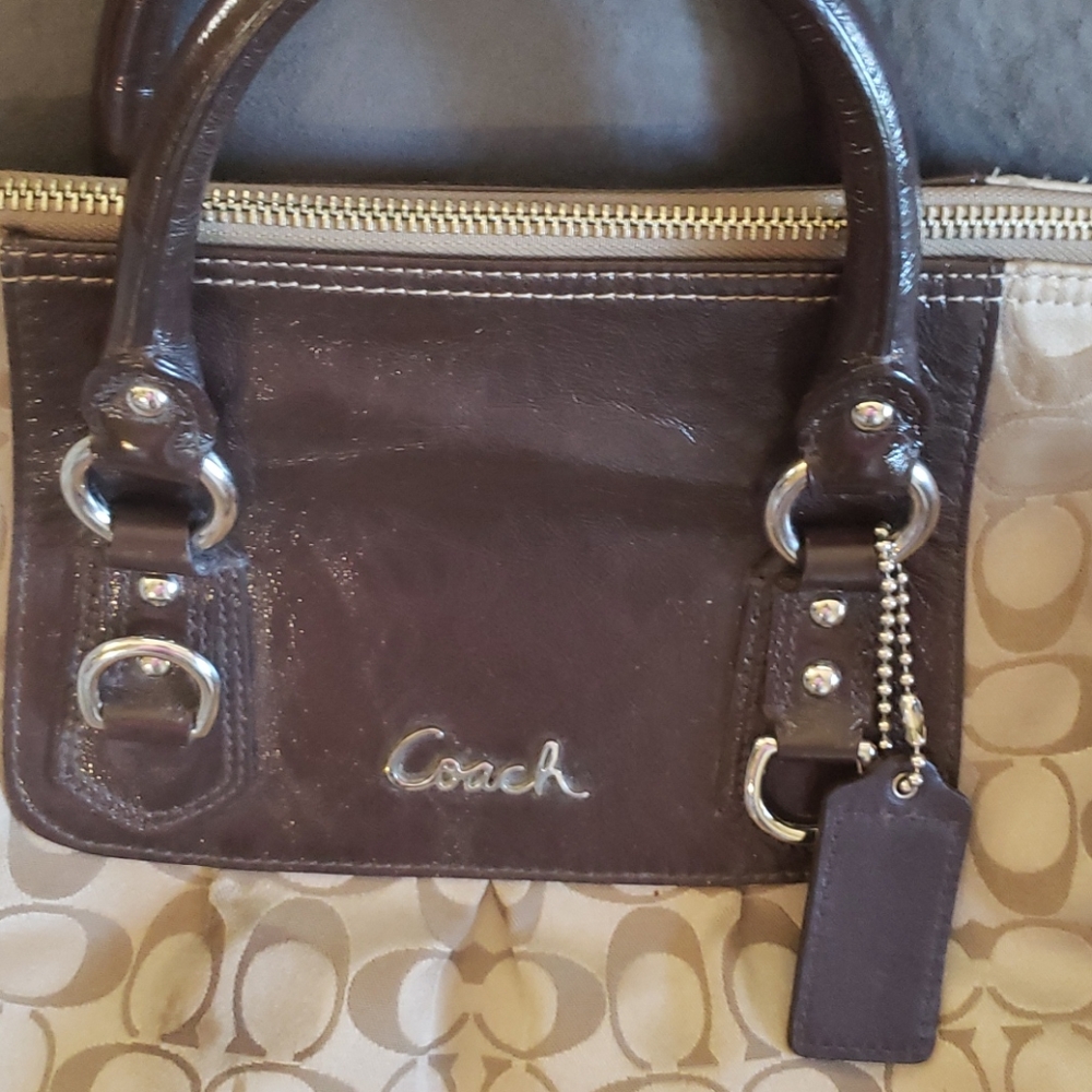 Authentic Large Coach 👜 Handbag - Picture 3 of 10